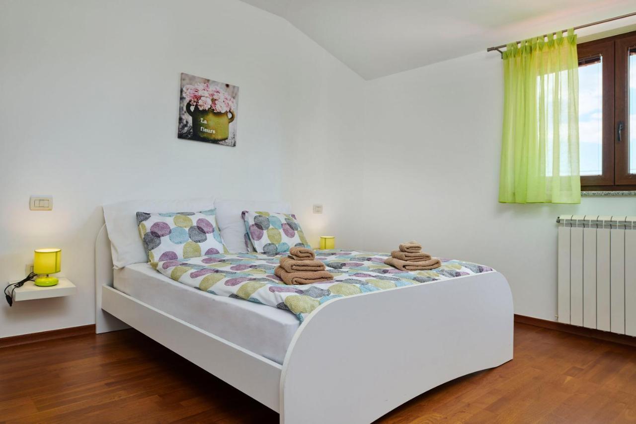 Villa Bartona For 8 Persons With Private Swimmingpool Póla Kültér fotó