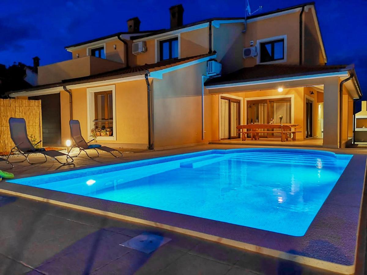 Villa Bartona For 8 Persons With Private Swimmingpool Póla Kültér fotó
