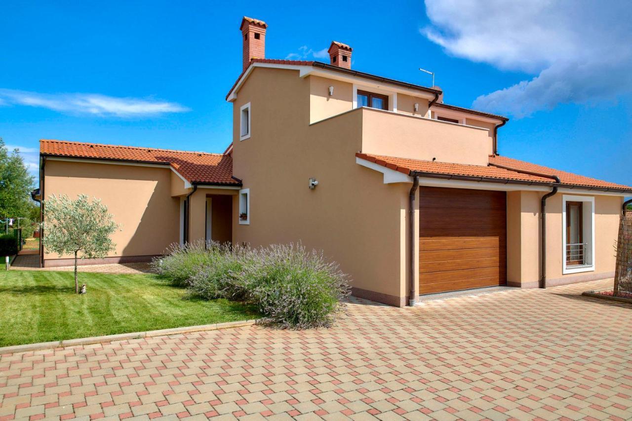Villa Bartona For 8 Persons With Private Swimmingpool Póla Kültér fotó